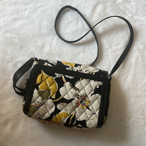 Vera Bradley floral Crossbody - Picture 2 of 7